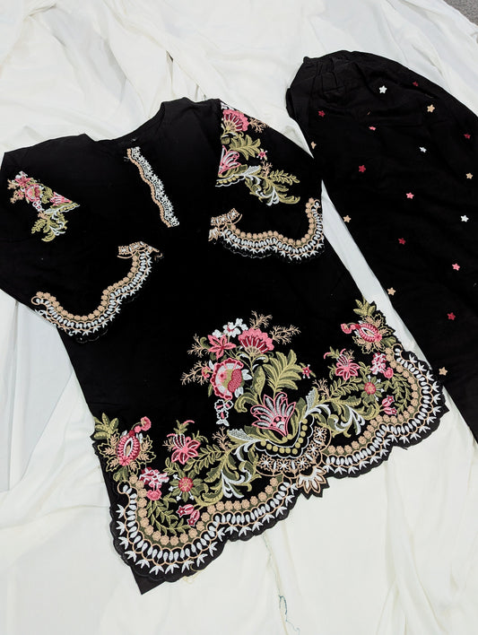 MULTI BLACK 2 PC EMBROIDERY