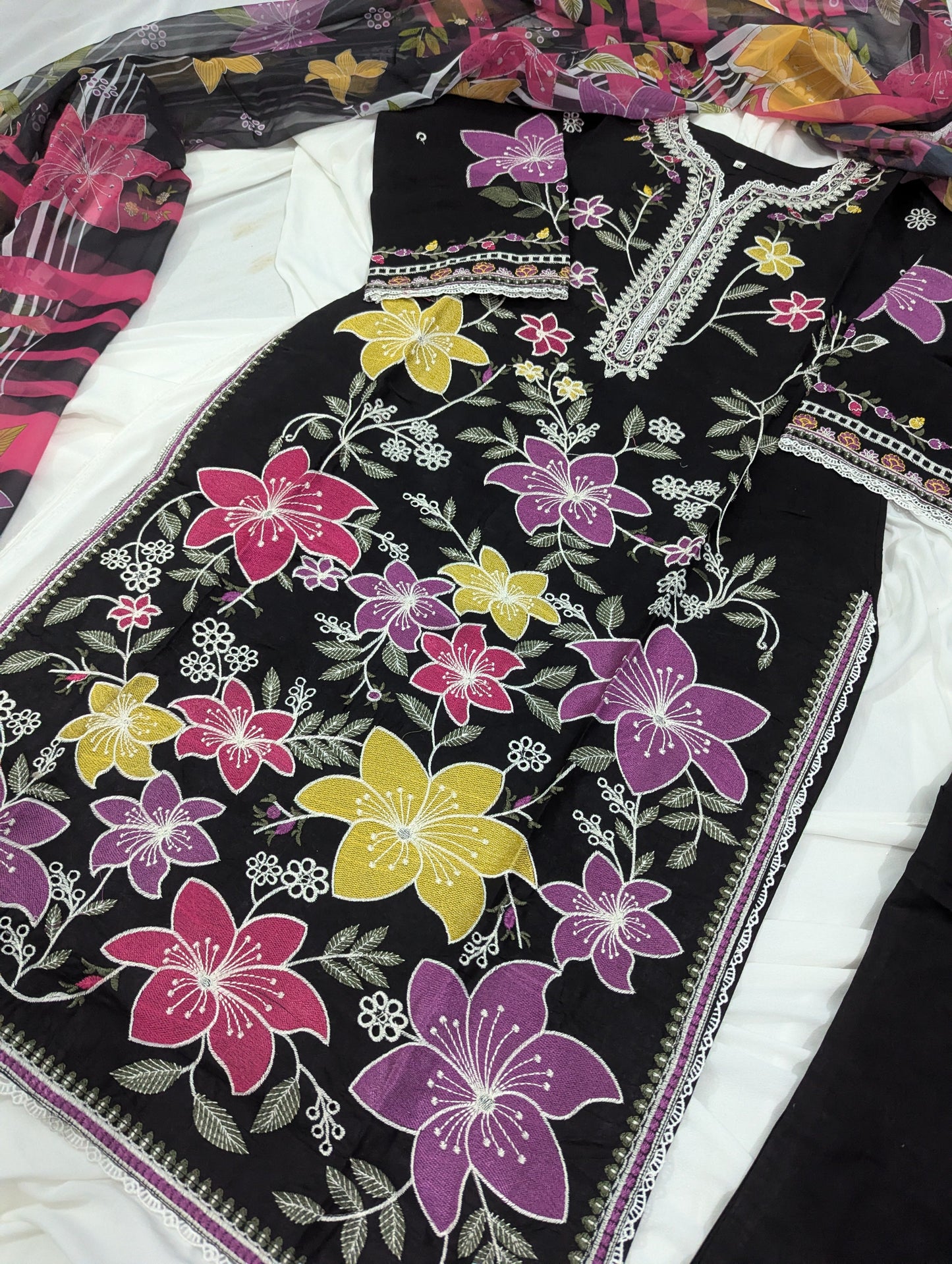 BLACK LOVE 3 PC EMBROIDERY